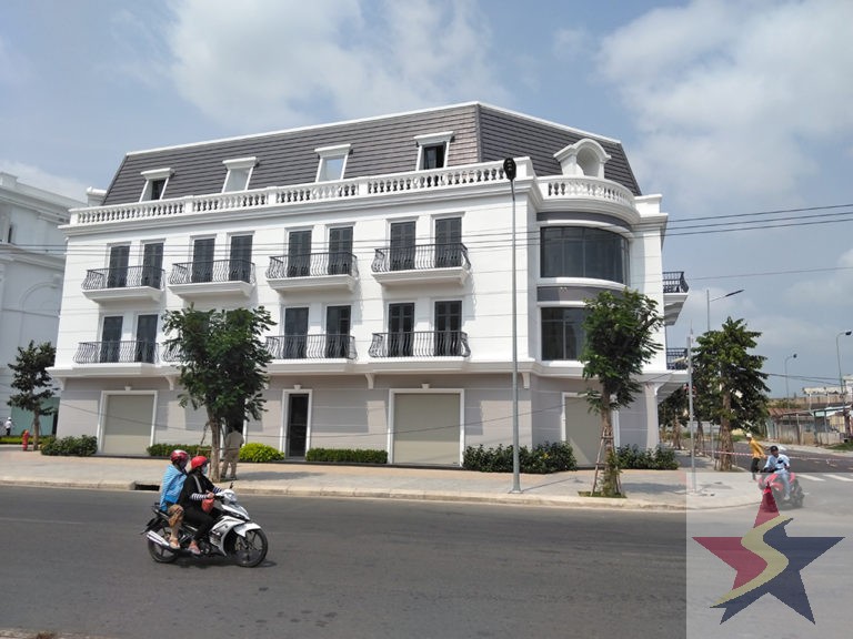 Lan can sắt mỹ thuật, Lan can sắt vuông đặc, Shophouse Vincom Long An