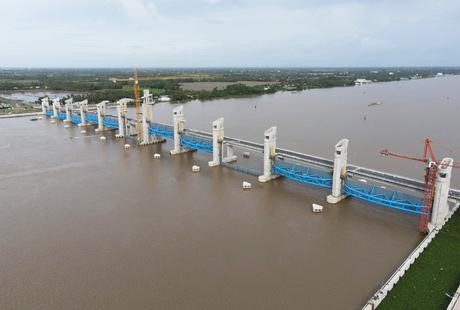 cống ngăn mặn, cống ngăn triều, công trình thủy lợi, xây dựng cống ngăn mặn, đồng bằng sông Cửu Long, xâm nhập mặn, Cống thủy lợi