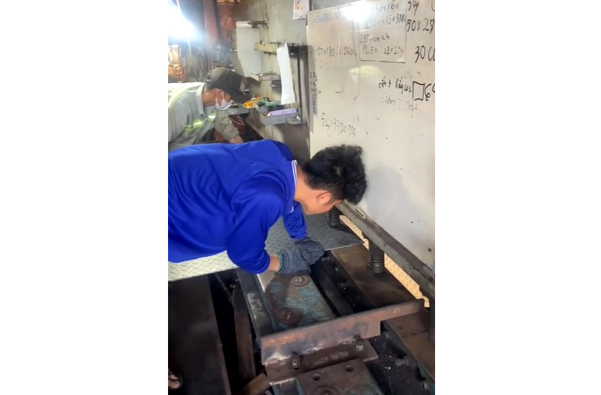 Gia Công Bậc Cầu Thang, Cơ Khí Sao Việt, Bậc Thang Chống Trượt, Thép Gân 5 ly, Gia Công Thép Tấm, Cầu Thang Nhà Xưởng, Gia Cong Co Khi, Gia Công Chống Trượt, Bậc Cầu Thang Thép