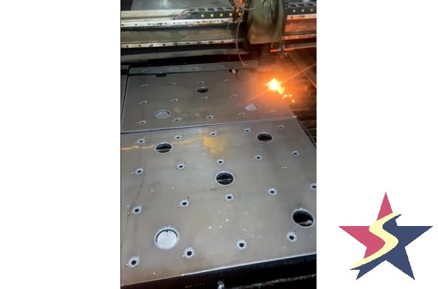 thép tấm gân chống trượt, thép tấm đen, thép mạ kẽm, thép cắt quy cách, thép tấm, thép gân, Cơ khí Sao Việt, xưởng Sao Việt, thép tấm, thép gân chống trượt, xưởng sản xuất, nhà máy, công trình ngoài trời