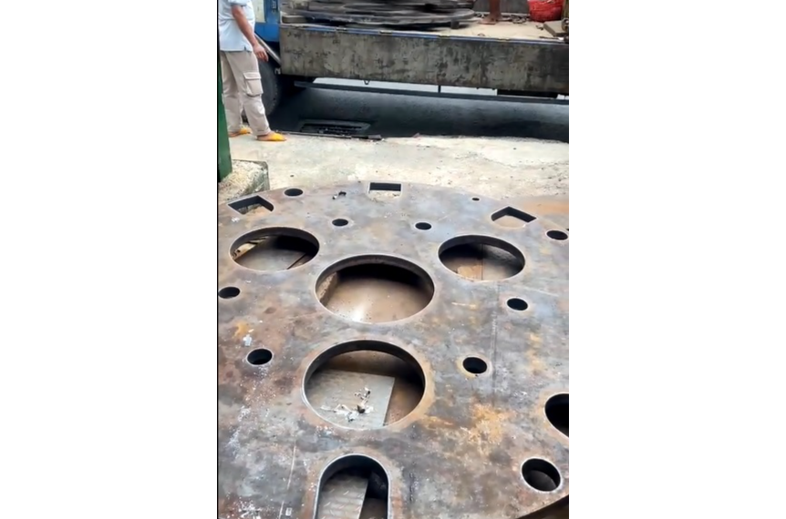Cắt Hoa Văn Thép Tấm Dày,  Cơ Khí Sao Việt, Gia Công Cắt Hoa Văn Thép Tấm, lô mặt dựng tròn, thép tấm, cửa sổ trang trí, công trình xây dựng, vách ngăn, lam chắn nắng, cửa cổng, hàng rào, biển hiệu, mặt dựng công trình