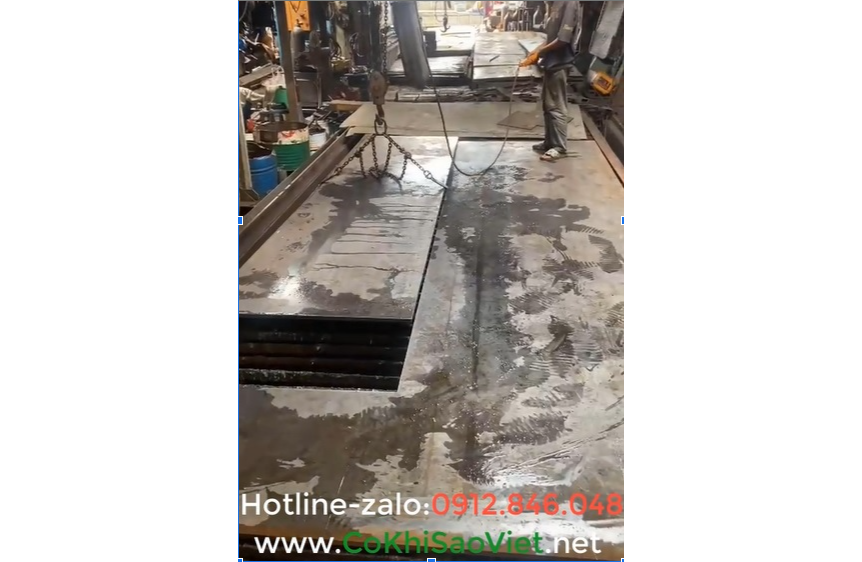 thép tấm lót đường, cắt thép tấm lót đường, Cơ khí Sao Việt, tấm thép cắt quy cách, thép tấm lót đường cho xe cuốc