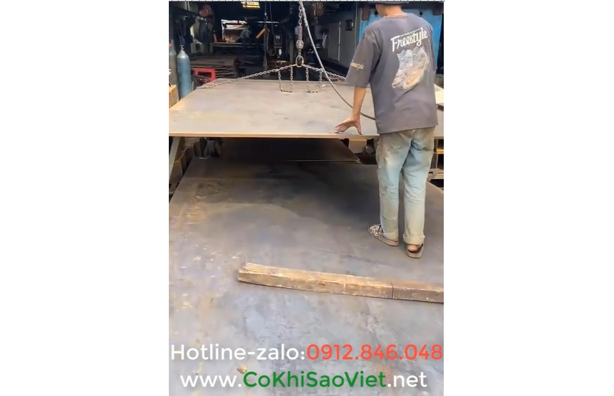 thép tấm lót đường, cắt thép tấm lót đường, Cơ khí Sao Việt, tấm thép cắt quy cách, thép tấm lót đường cho xe cuốc