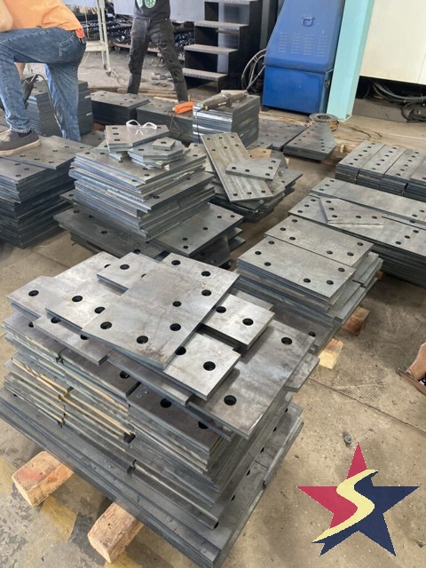 bản mã trong xây dựng, các loại bản mã, gia công bản mã, bản mã mặt dựng, bản mã thép, cắt CNC bản mã, bản mã chân cột, bản mã nối cọc, bản mã liên kết dầm, bản mã chống lật, Bản mã chống xoắn