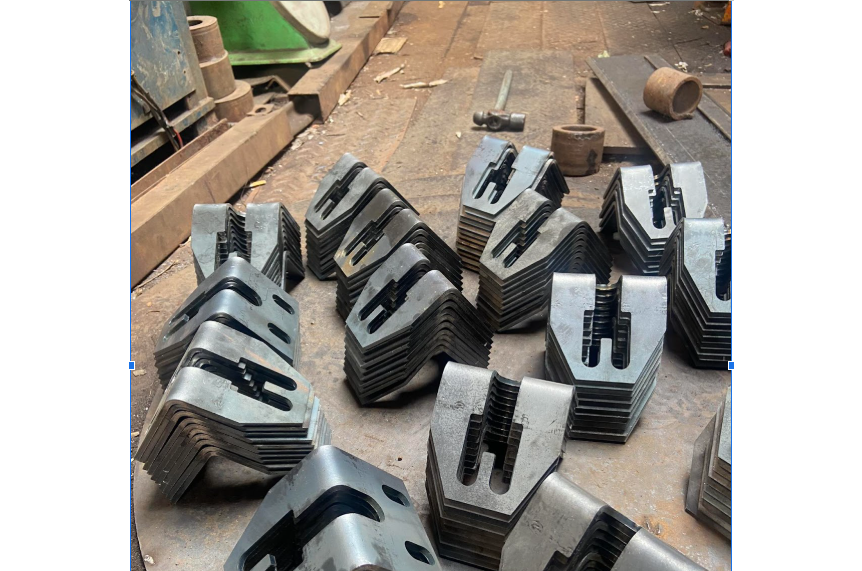 Bản mã đỡ băng tải, Cắt thép tấm CNC, Gia công cơ khí Lâm Đồng, Cơ khí Sao Việt, Bản mã thép công nghiệp, dịch vụ gia công cơ khí chính xác, gia công thép tấm, gia công bản mã các loại